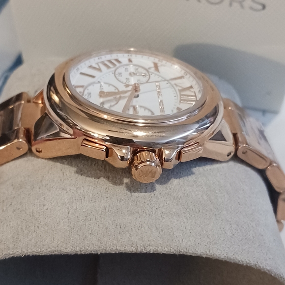 NWT! Rose Gold MICHAEL KORS Watch - Picture 5 of 8